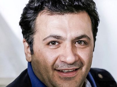رونمایی از نوشته جگرسوز سنگ مزار خانه ابدی شهرام عبدلی/  چقدر زود همسر و کوچولوهایش را تنها گذاشت ! + عکس ها