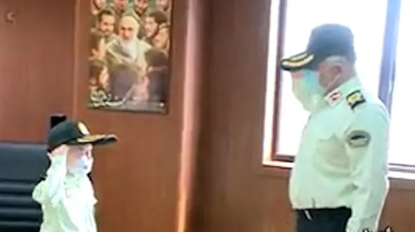 فیلم صحنه فداکارانه پلیس مهربان / کودک سرطانی تهرانی به آرزویش رسید