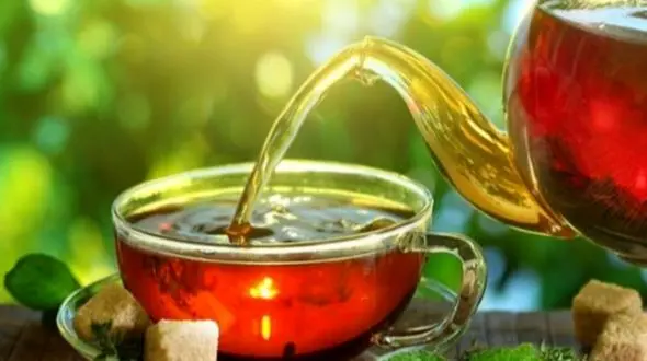 چند اشتباه رایج در دم کردن چای سیاه که سلامت شما را تهدید می‌ کند