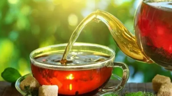 چند اشتباه رایج در دم کردن چای سیاه که سلامت شما را تهدید می‌ کند