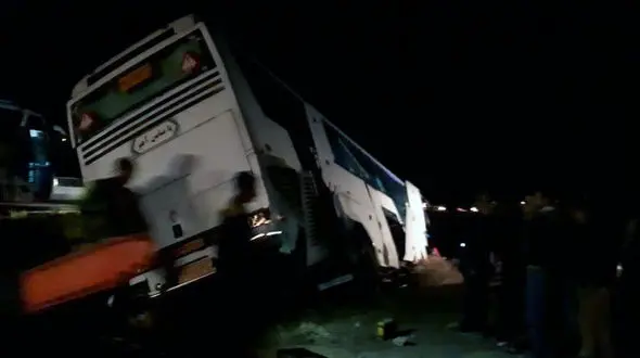 عکس / واژگونی هولناک اتوبوس مسافربری در تربت حیدریه + جزئیات