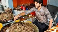 فیلم/  غذای خیابانی در پاکستان؛ طبخ واویشکا جگر گوسفند توسط آشپز مشهور 