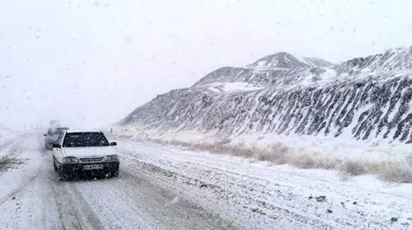 نجات 70 زن و مرد عراقی گرفتار در کولاک / پلیس نیشابور سنگ تمام گذاشت