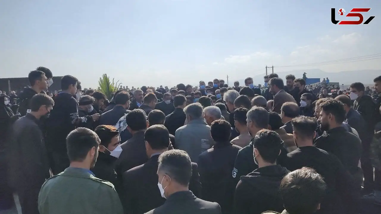 مراسم خاکسپاری پیکر دانش آموزان کرمانشاهی سانحه مینی بوس