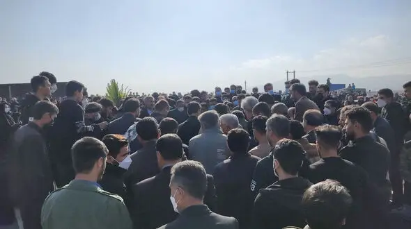 مراسم خاکسپاری پیکر دانش آموزان کرمانشاهی سانحه مینی بوس