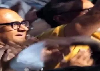 آواز شاد؛ نوازنده ها تو برنامه رامبد جوان جوری شاد زدن که بذاری تماشاچیا پرواز میکنن