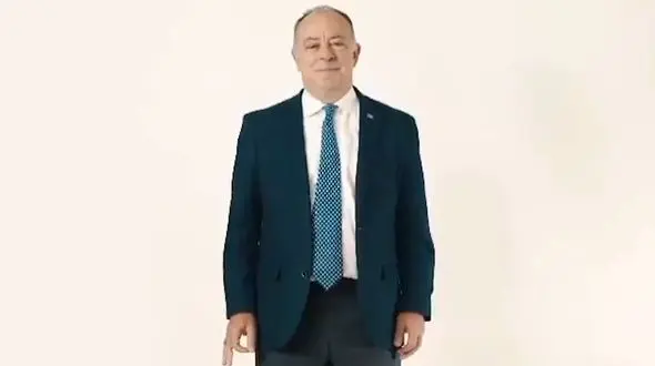 اقدام جالب یک وزیر کانادایی برای تشویق به واکسیناسیون + فیلم