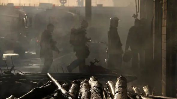 آتش سوزی ویرانگر در لاله زار تهران / خیابان باریک خاطره ساز آشفته شد 