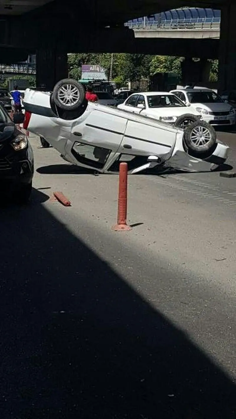 اتوبان صدر شرق بعد از ۳ راه منظریه سرعت زیاد و واژگونی خودرو