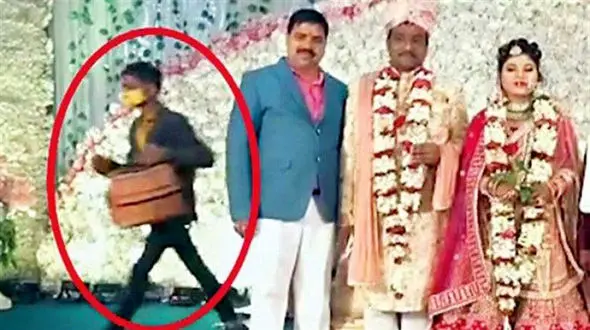 عجیب ترین عکس / سرقت جواهرات عروس جلوی چشم عروس و داماد! !