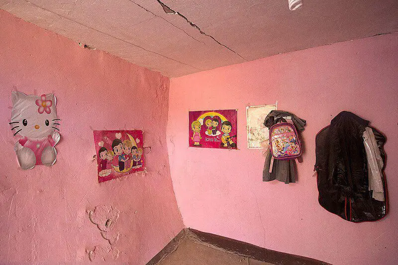 مرگ ٢ کودک در حادثه سقوط سنگ روی ٢ خانه در اهواز