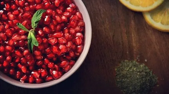 انار  یک آنتی بیوتیک طبیعی