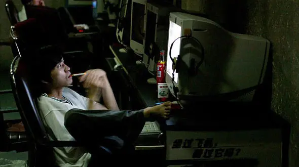 بازی بی وقفه با موبایل چشم یک زن جوان را کور کرد +تصویر