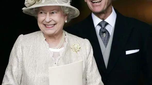 راز کیف سیاه رنگ ملکه انگلیس لو رفت + عکس