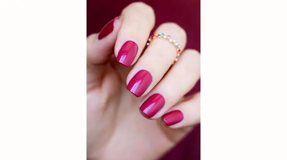 زیبایی ناخن ها با لاک سرخابی!