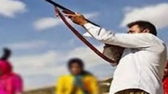

استفاده از سلاح در عزا و عروسی جرم است
