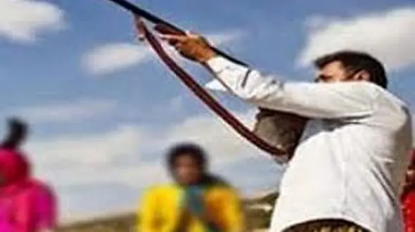 

استفاده از سلاح در عزا و عروسی جرم است
