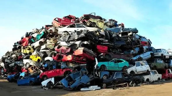 چرا افراد خودروهای فرسوده خود را تحویل مراکز اسقاط نمی‌دهند؟