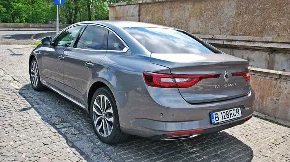 رنو رتبه نخست بازار خودروهای وارداتی ایران را از آن خود کرد