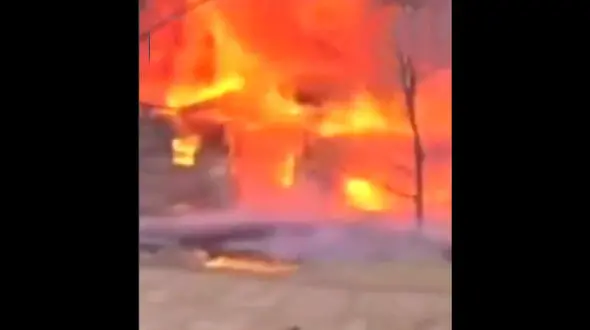  سقوط هواپیمای کوچک ۶ نفره روی خانه‌ای در آمریکا