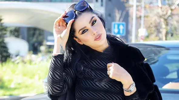 لو رفتن شغل اصلی دنیا جهانبخت در شرکت های مختلف 