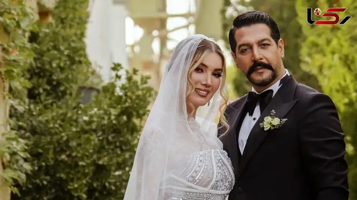 عکس / تیپ و استایل یلدایی متین ستوده و کامران تفتی بعد عروسی .../ کت سبز داماد و لباس قرمز عروس خانوم