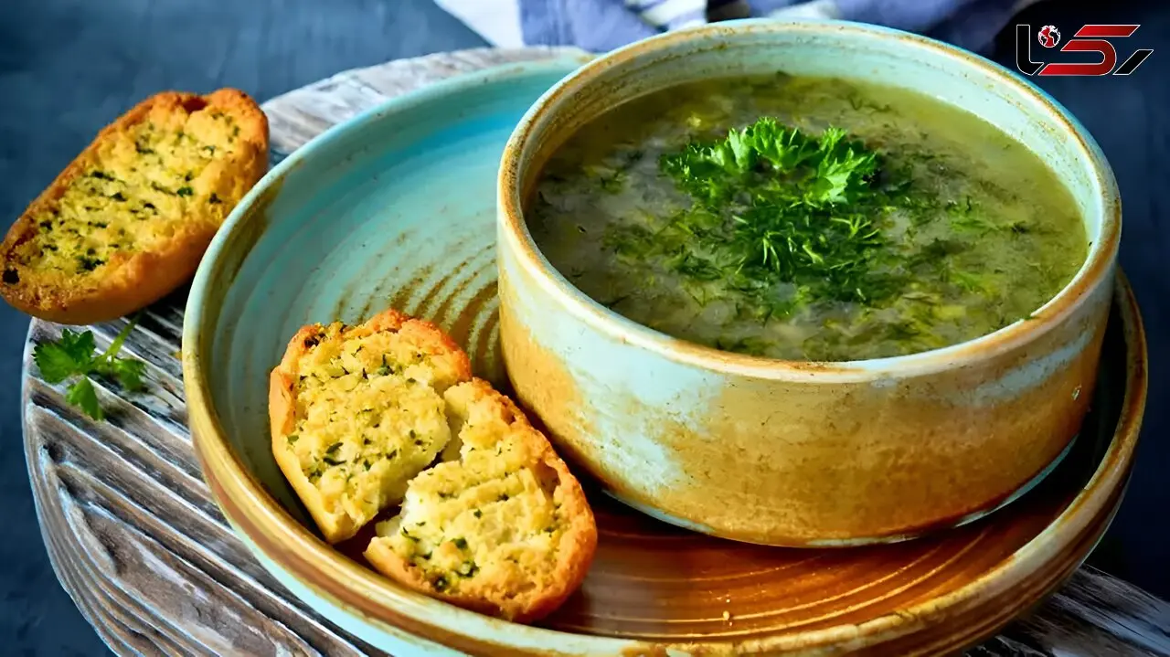 طرز تهیه آش کرفس خوشمزه و جاافتاده؛ یک آش متفاوت و پرخاصیت