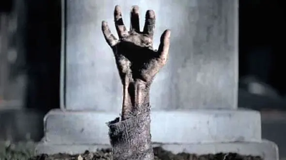 ترسناک‌ترین رخدادهای جهان / از خونریزی دیوار تا بلعیده‌ شدن توسط قبر