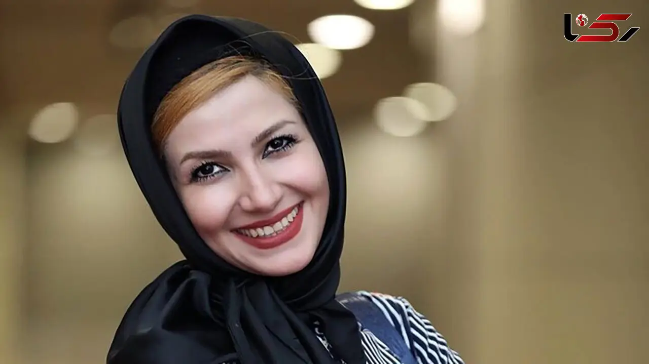 خاله شادونه حین نواختن پیانو + عکس