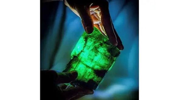 سنگ زمرد ۲ میلیون پوندی،گران‌ترین زمرد جهان شناخته شد
