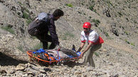 نجات مرد ایلامی از کوه سیوان توسط نجاتگران هلال احمر + عکس