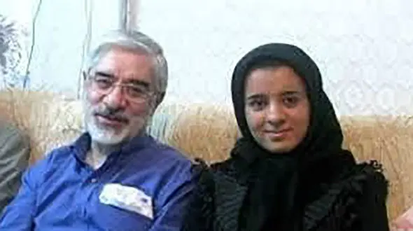 دختر موسوی: پدرم رفع حصر نشده است 