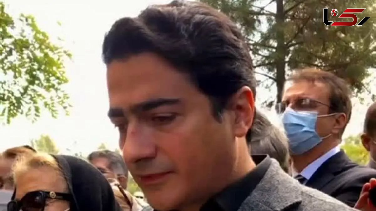 فیلم آواز احساسی و جگرسوز همایون شجریان سرمزار پدرش ! / اشک ریزان آهنگ معروف استاد را خوند