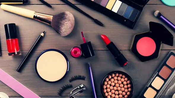 2 میلیارد دلار لوازم آرایش قاچاق روی صورت زنان ایرانی!