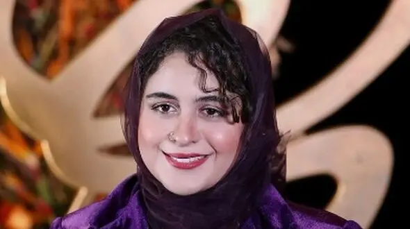 سلفی هنری فاطیما بهارمست و دارا حیایی در پشت صحنه سریال «یزدان»/ عاشقانه‌های جذاب تمنا و امیرعلی
