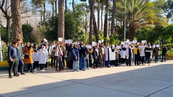 ایران درگیر اعتراضات و بحران مهاجرت پرستاران ؛ آینده‌ تاریک نظام سلامت