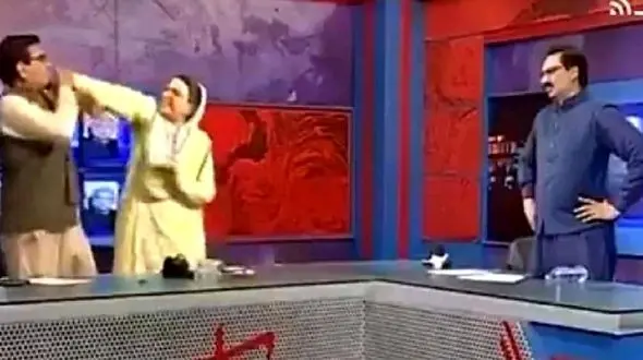 فیلم کتک کاری 2 سیاستمدار پاکستانی