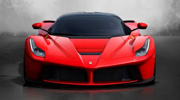 فیلم خودنمایی فراری 13 میلیارد تومانی با پلاک ملی در جاده شمال