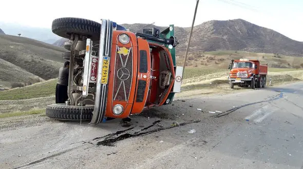 واژگونی مرگبار کامیون روی خریداران نان در جاده آستارا 