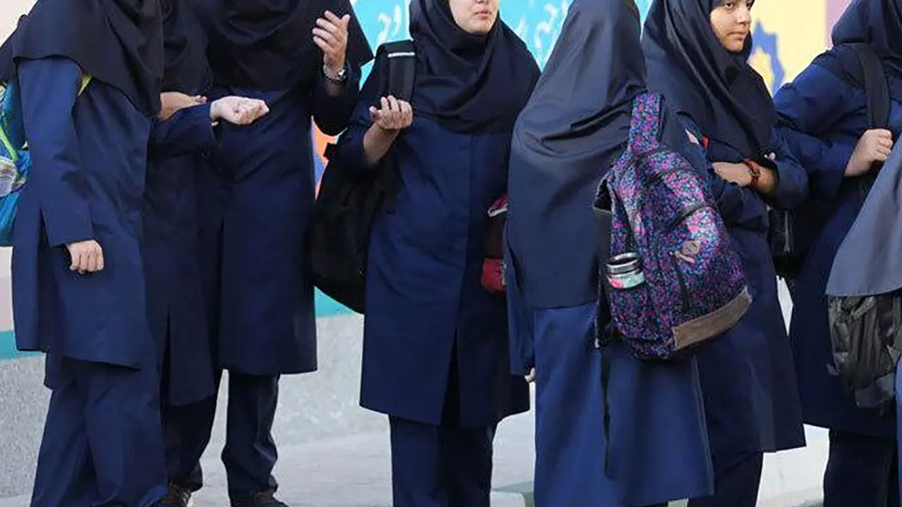 فیلم های حمله سریالی و همزمان به مدارس دخترانه در تهران با مواد مسموم کننده / مدارس دخترانه مناطق تهرانپارس، نارمک ، تهرانسر و امام حسین