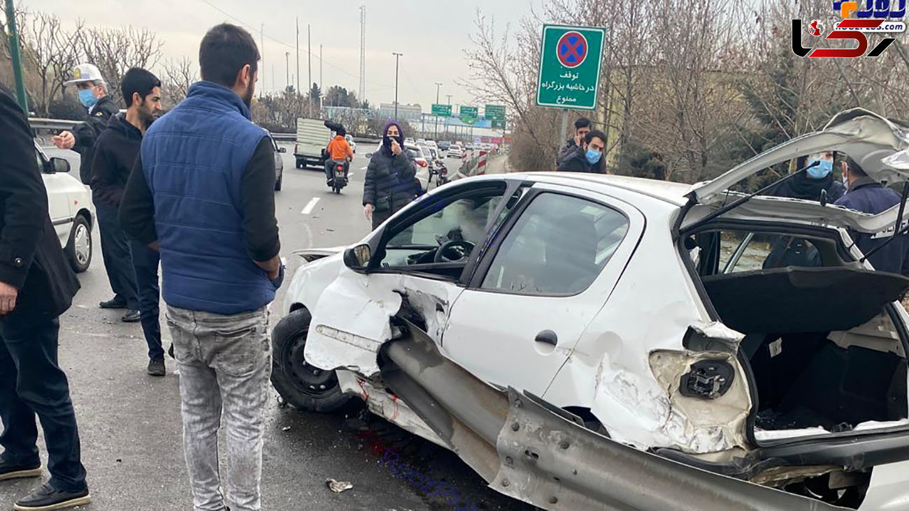 2 پای راننده 206 تهرانی بعد از تصادف قطع شد و در ماشین جا ماند !+تصاویر