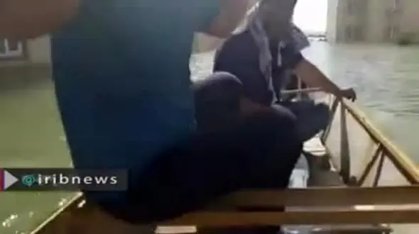 فیلم لحظه غرق شدن منطقه مسکونی شیرین شهر کارون