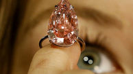 انگشتری 118800000000 تومانی با بزرگ‌ترین الماس صورتی جهان  به حراج گذاشته شد / زن خوش شانس کیست؟ + عکس