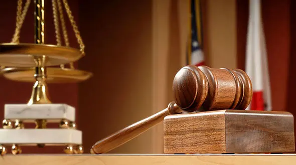 گواهان چگونه به دادسرا فراخوانده می‌شوند؟