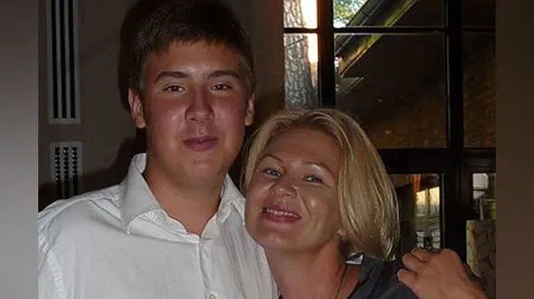 دعوای خونین مادر و پسر میلیاردر در هتل 5 ستاره