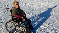 ماجراجویی پیرزن بیمار در 90 ساله