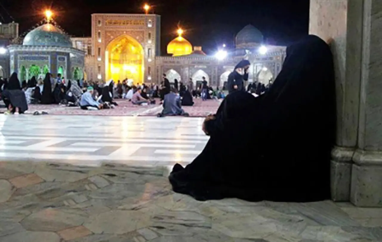 انتقامجویی زنانه آبروی زن تنها را نشانه گرفت! / راز و نیاز های زن پاکدامن با امام رضا(ع)