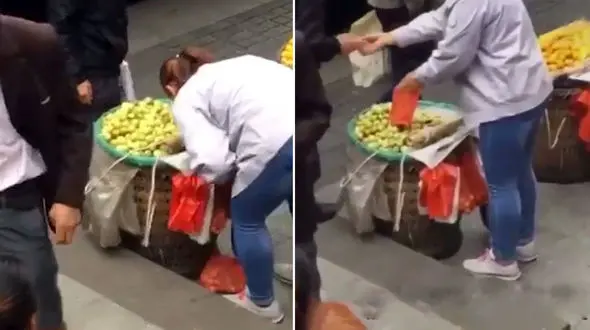 فیلم لحظه اقدام کثیف دختر فروشنده در پیاده رو ! + عکس
