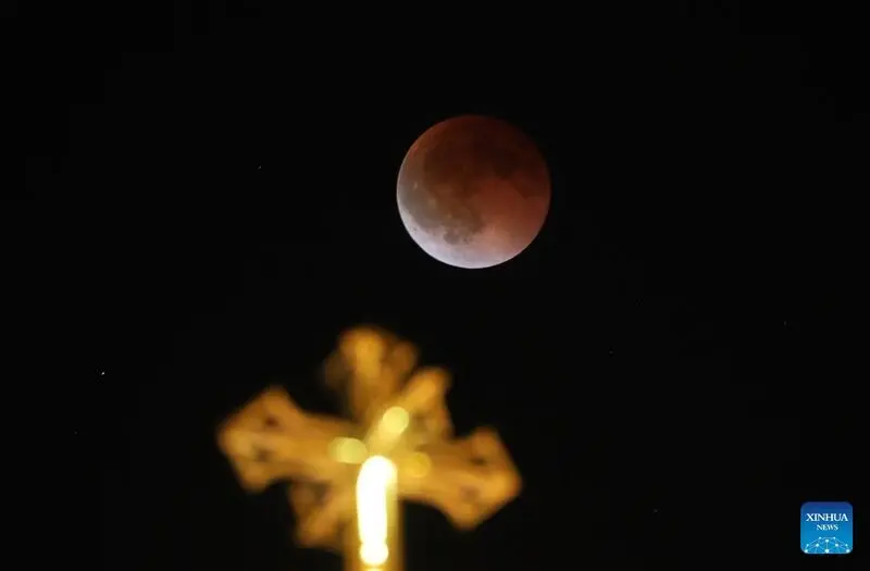Lunar eclipse24