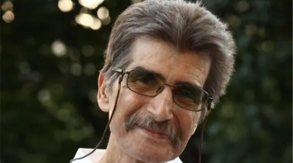 بازیگر پرطرفدار دهه ۷۰ صداوسیما با دوچرخه رفت‌وآمد می‌کند